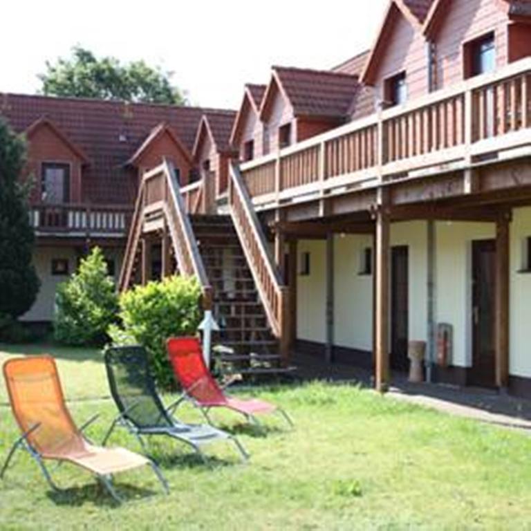 Landhotel Ruegen Stönkvitz Esterno foto