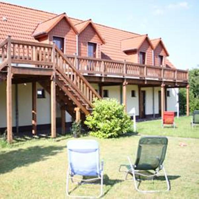 Landhotel Ruegen Stönkvitz Esterno foto